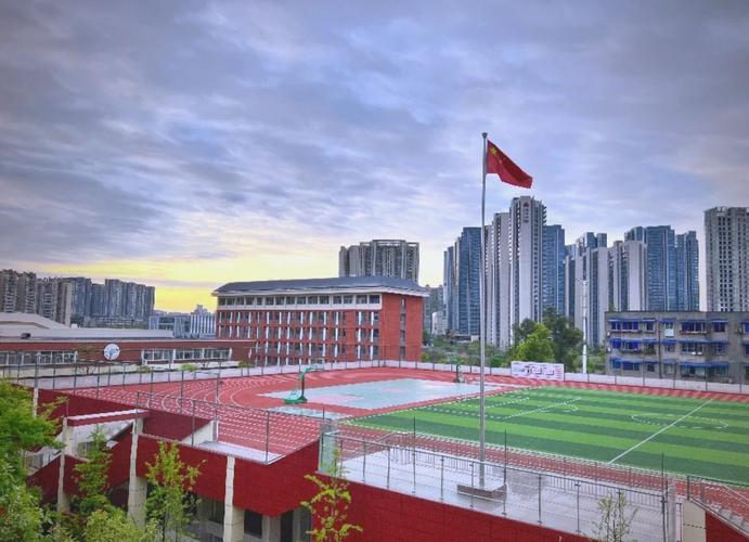 2025年成都市成都七中八一学校是否招收高三复读生？