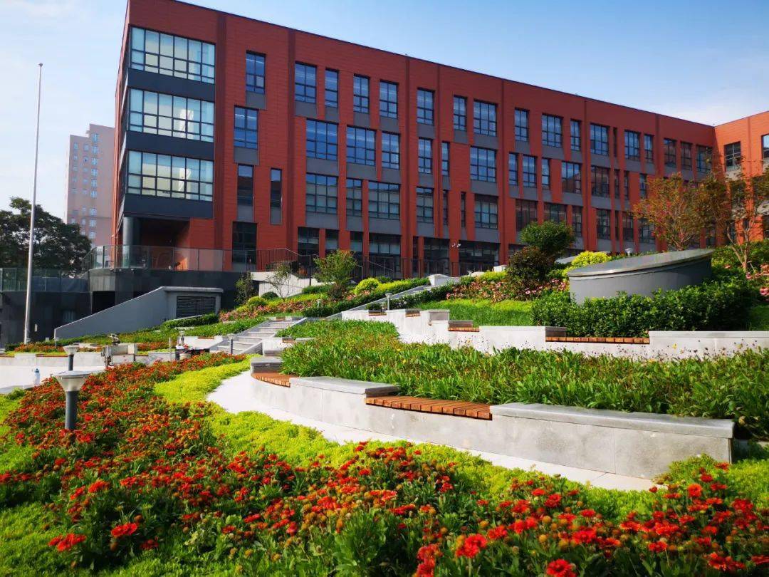 北京育英中学的师资力量介绍 以及近三年的录取分数线是多少？